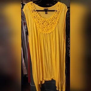 NEW DIRECTIONS PLUS SIZE  Bright Yellow Seeveless SunDress